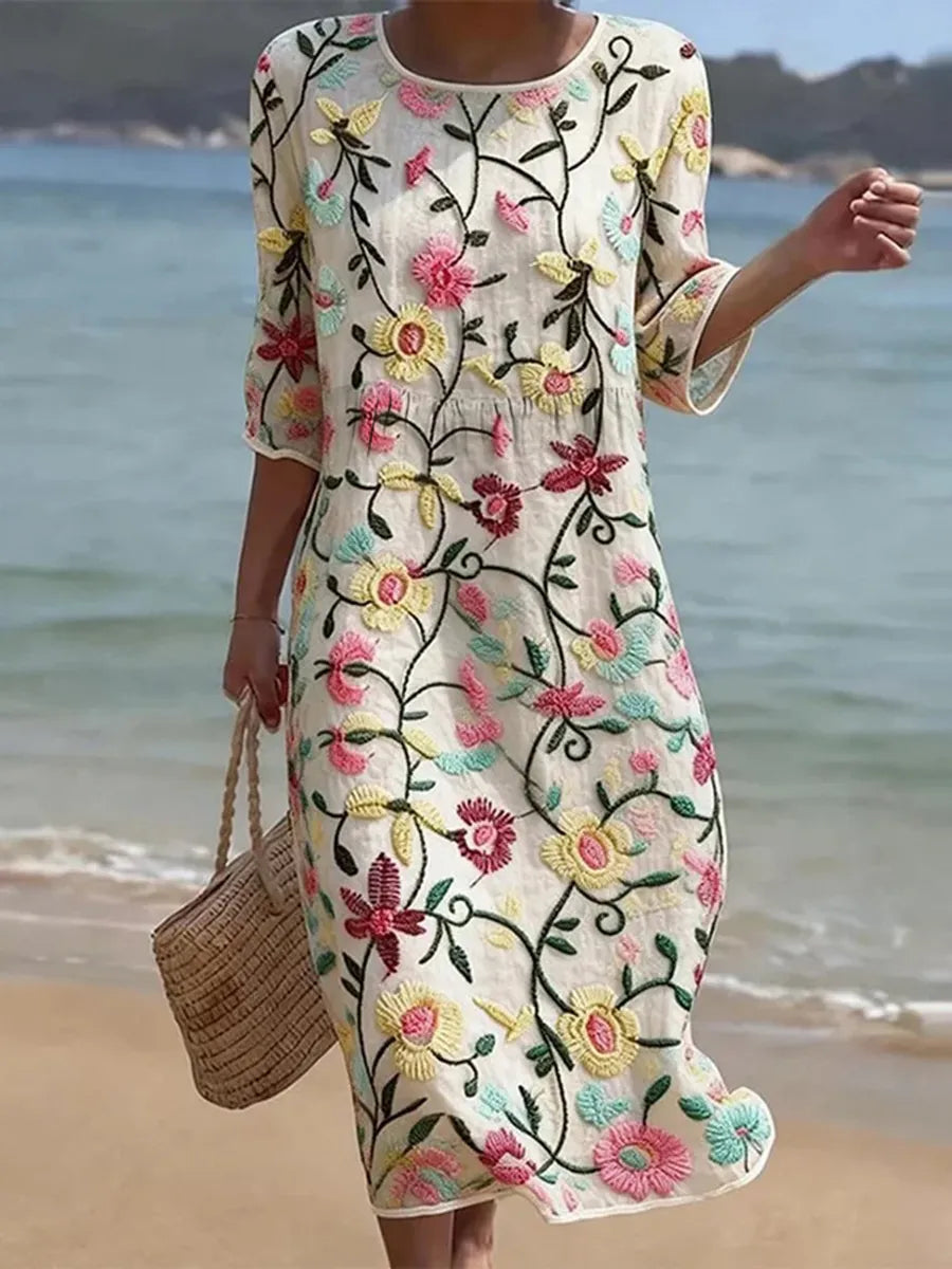 Vestito casual da donna con stampa floreale.