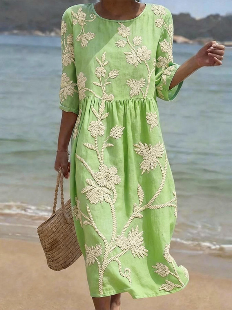 Vestito casual da donna con stampa floreale.