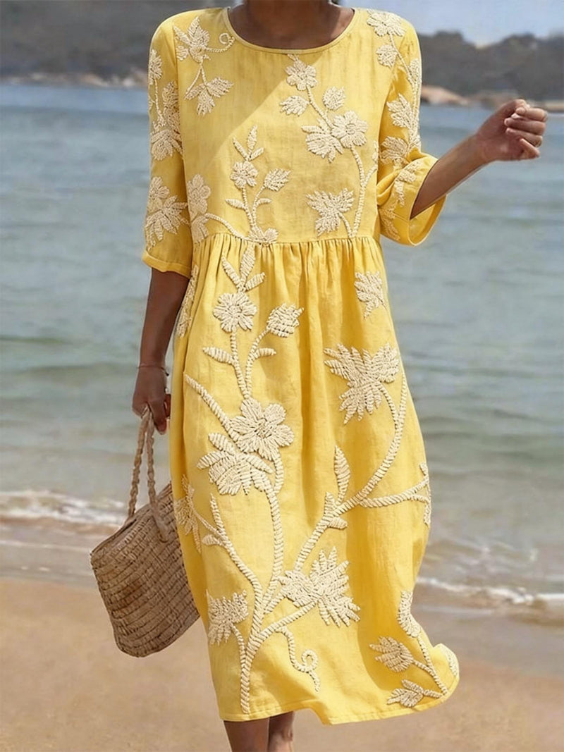 Vestito casual da donna con stampa floreale.