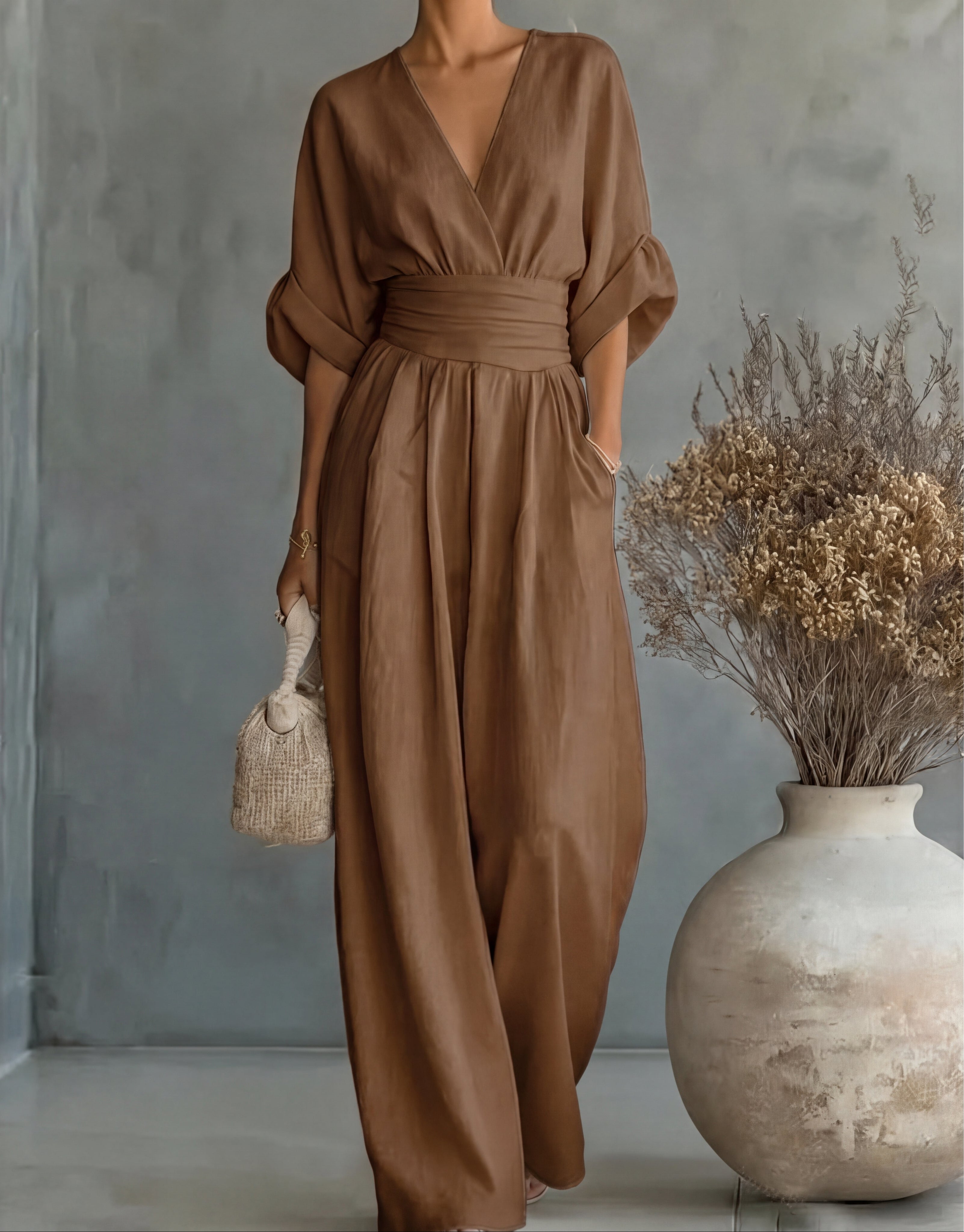 Daniela - Tuta elegante con scollatura a V e pantaloni a gamba larga