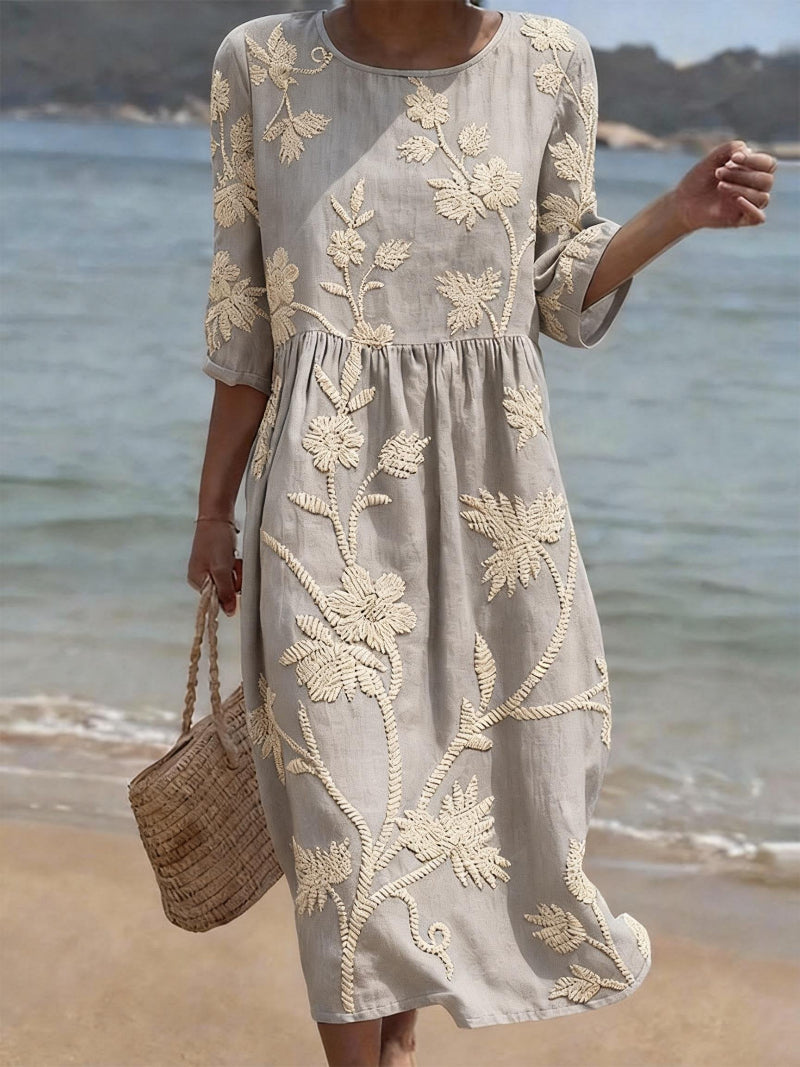 Vestito casual da donna con stampa floreale.