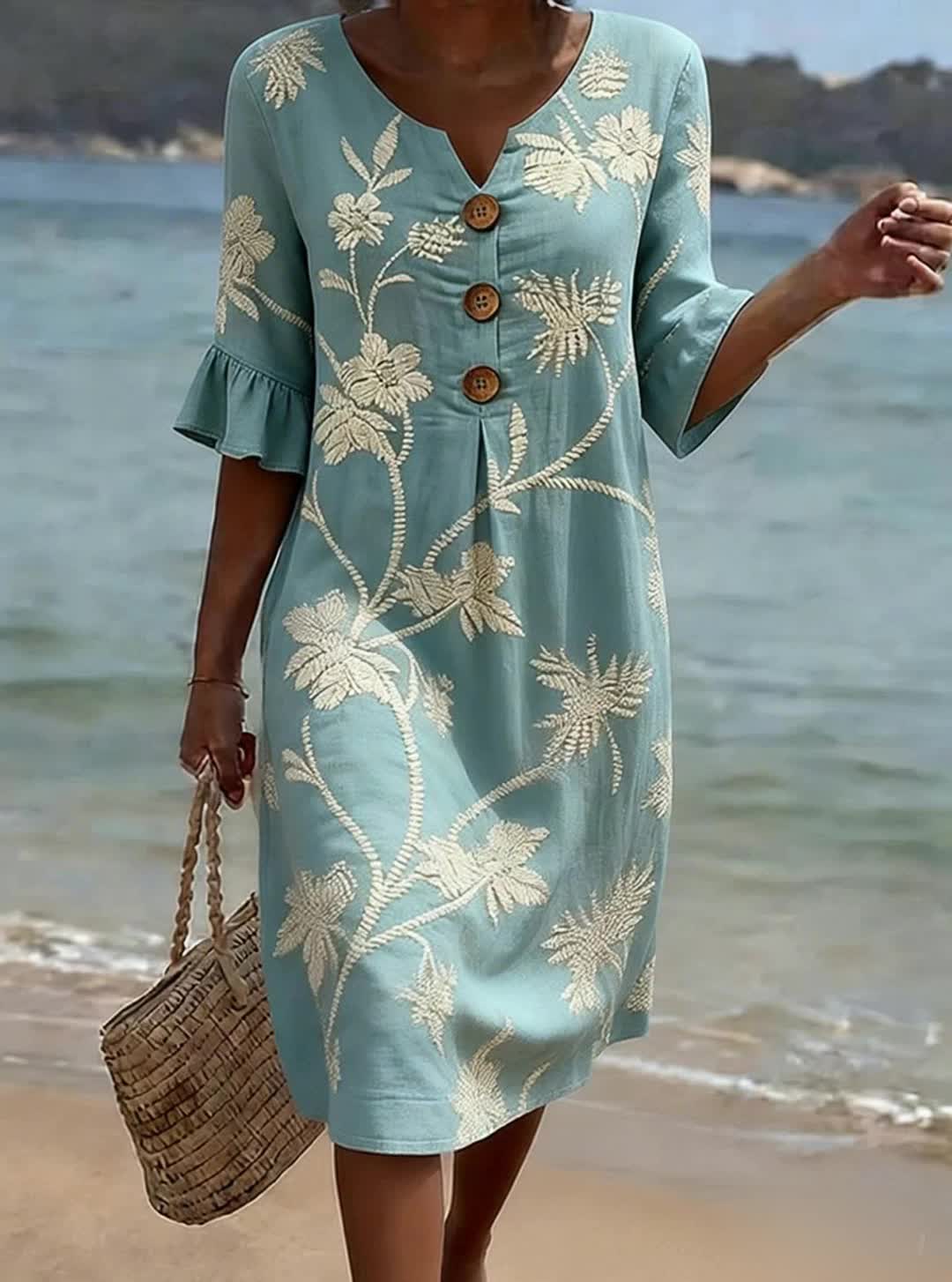 Vestito casual da donna con stampa floreale.