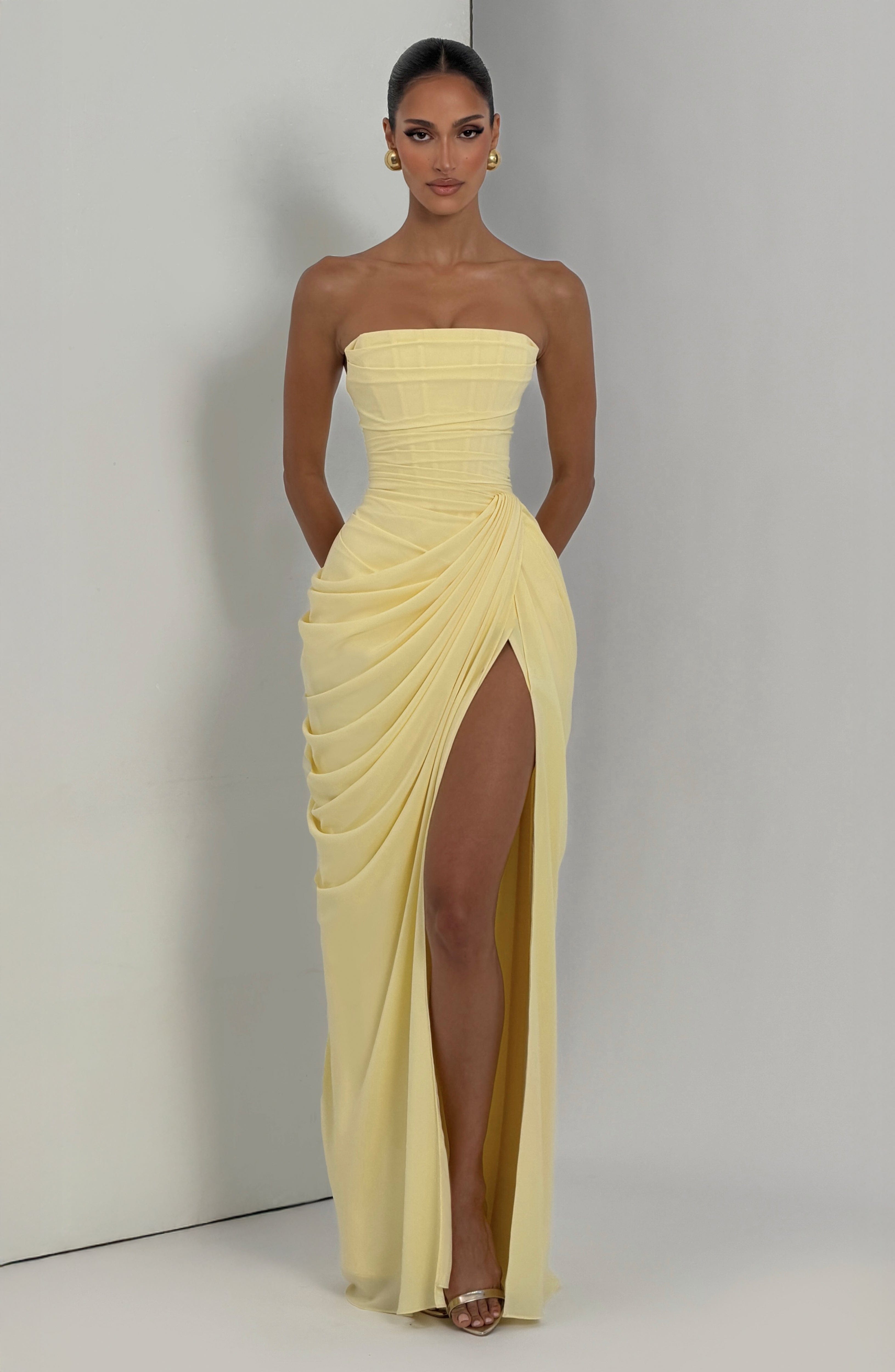 Vestito Lola™ | Eleganza scultorea che definisce la tua figura
